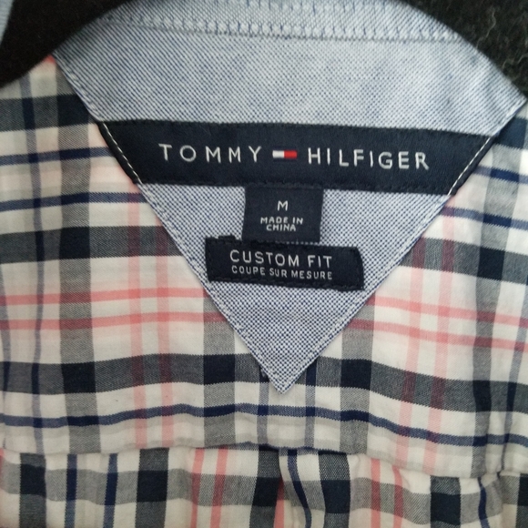 Tommy Hilfiger button down short sleeve - Picture 2 of 6